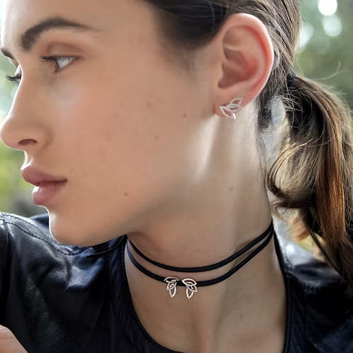 Double Diamonds Leaves Choker