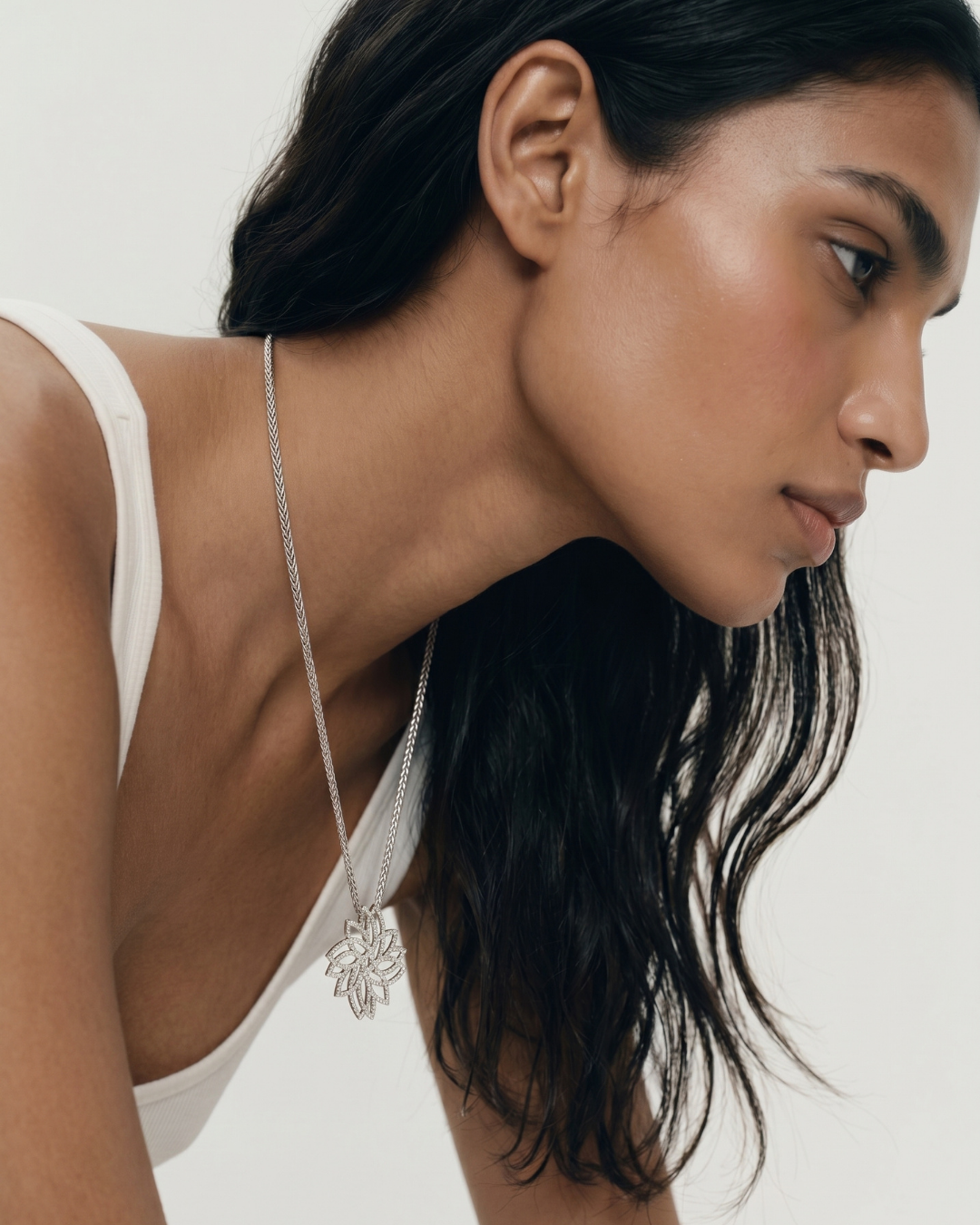 Round Diamonds Leaf Pendant