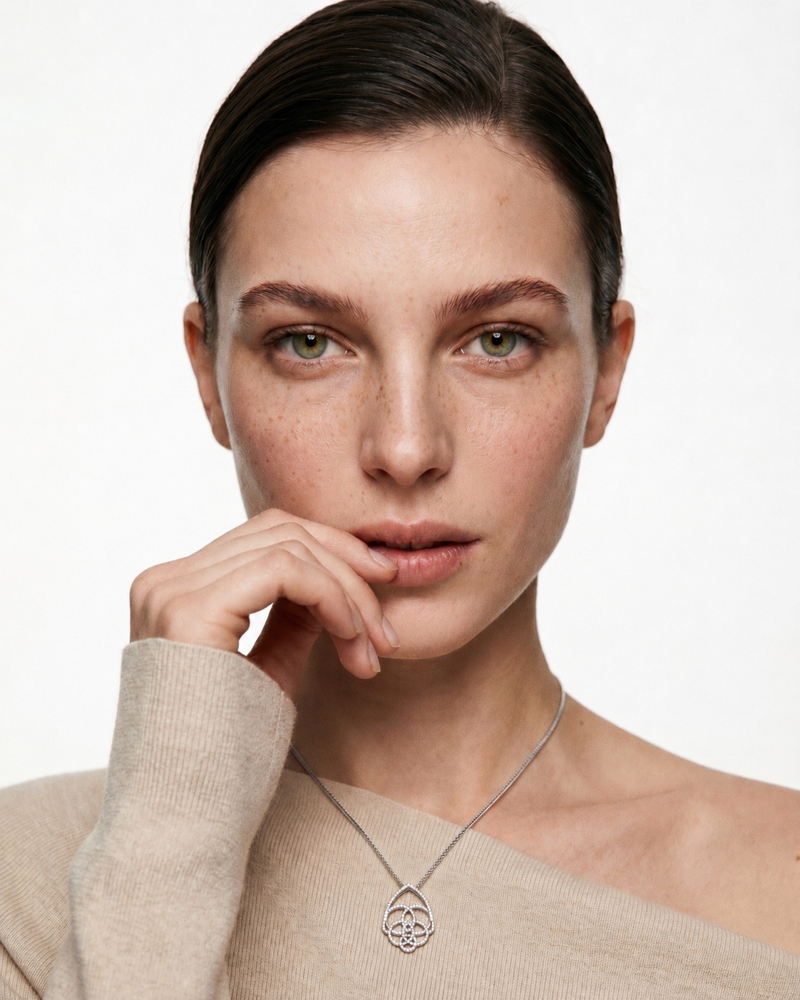 Diamonds Hamsa