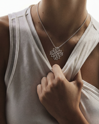Round Diamonds Leaf Pendant